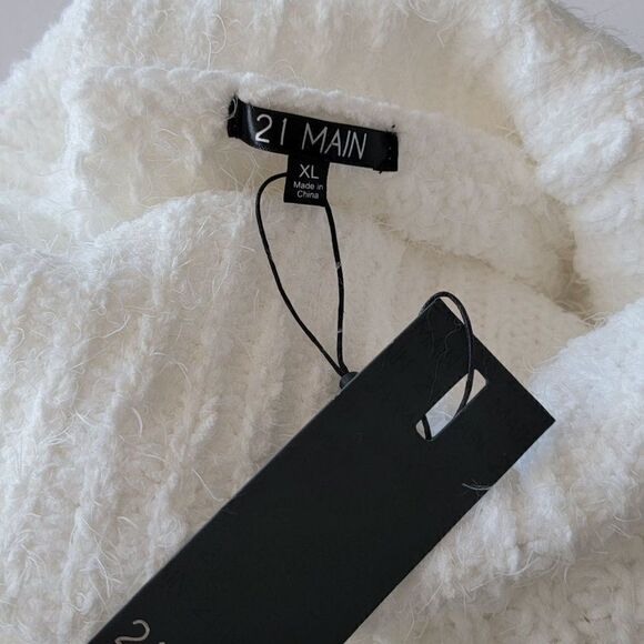 21 Main Fuzzy Super soft Turtleneck Sweater - XL - White - Picture 5 of 10